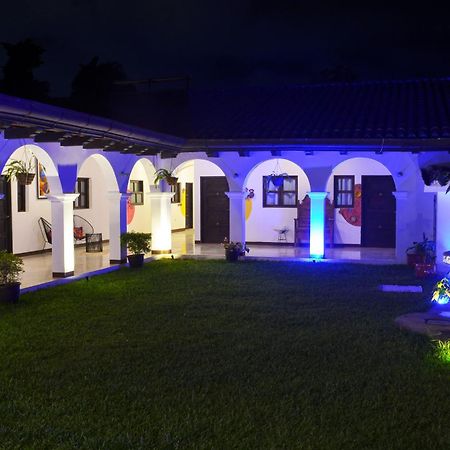 Luna Maya Boutique Hotel Antigua Exterior photo
