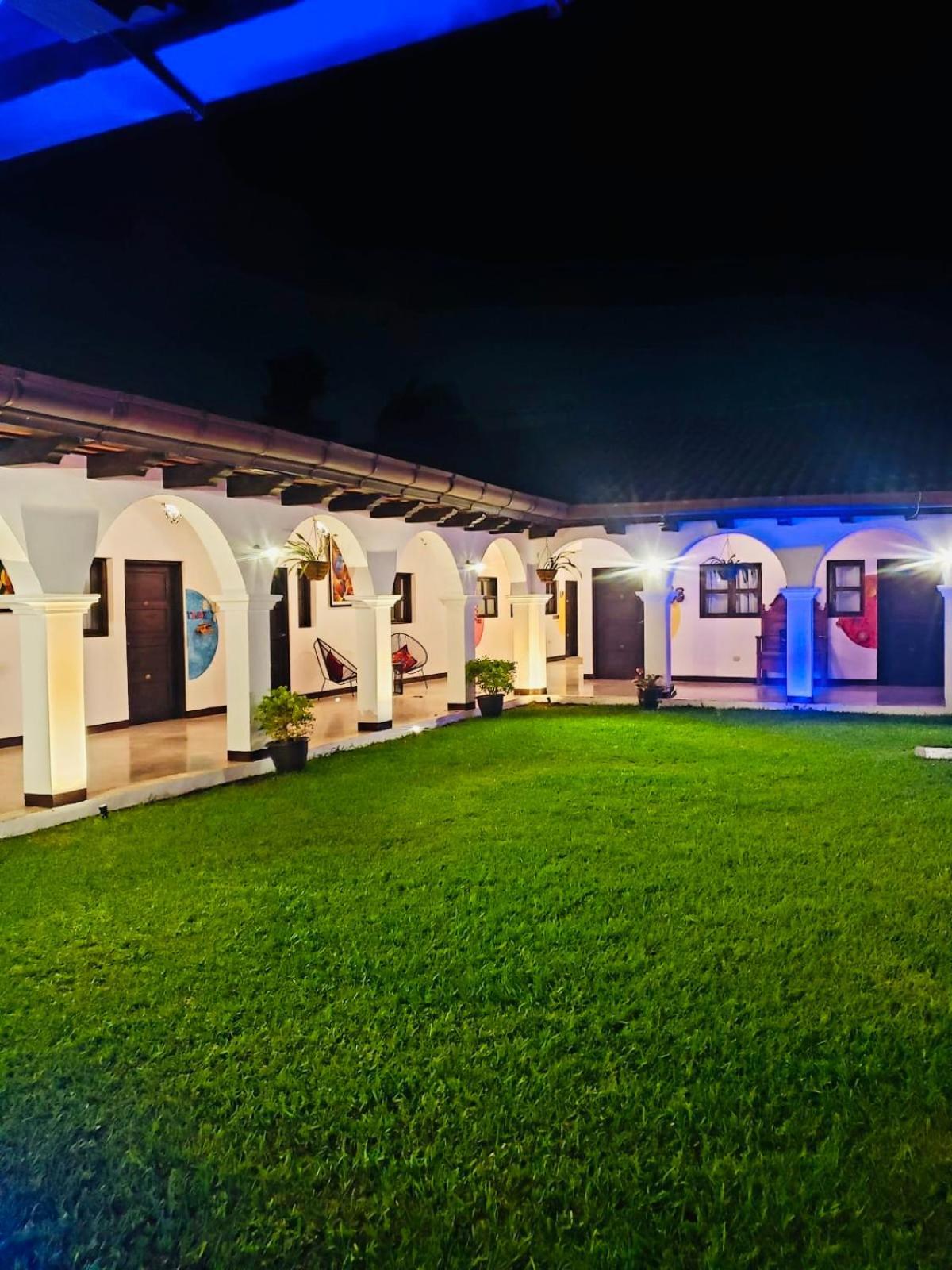 Luna Maya Boutique Hotel Antigua Exterior photo