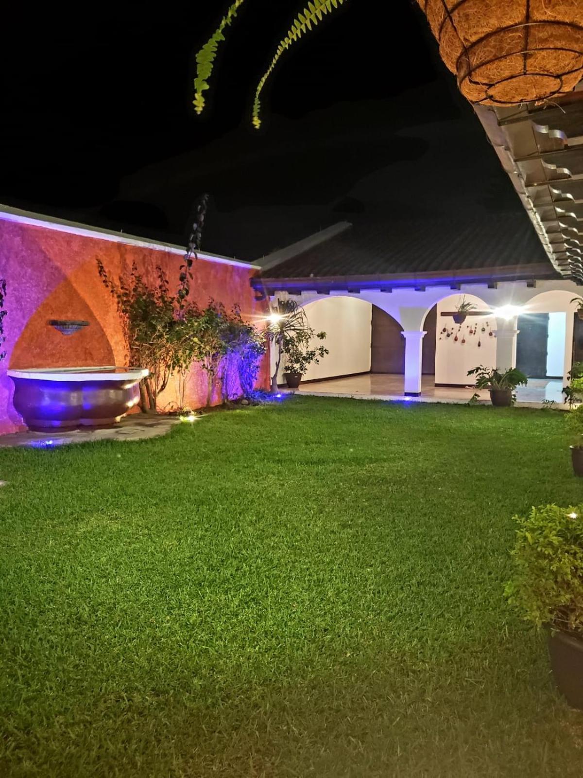 Luna Maya Boutique Hotel Antigua Exterior photo