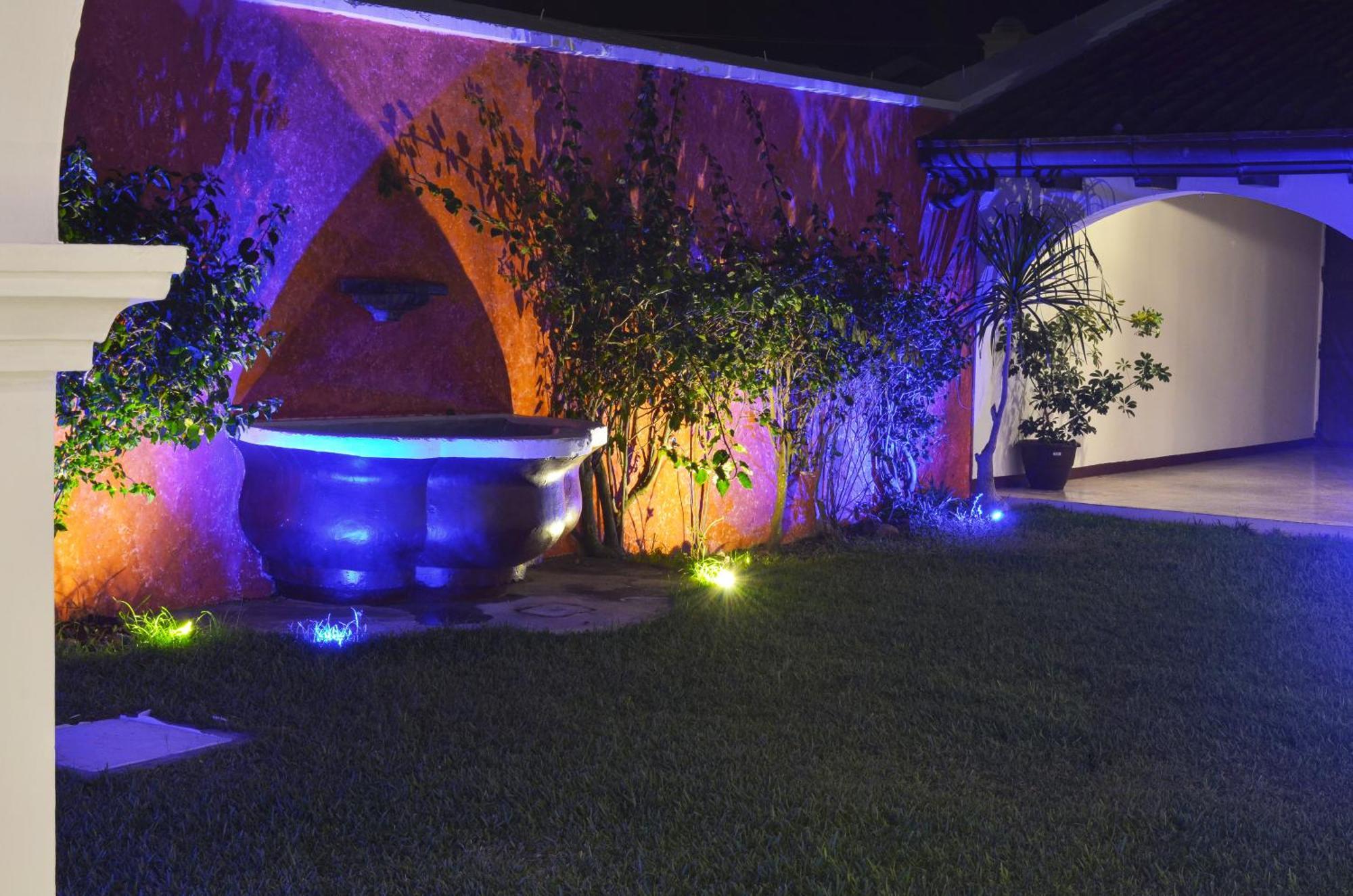 Luna Maya Boutique Hotel Antigua Exterior photo