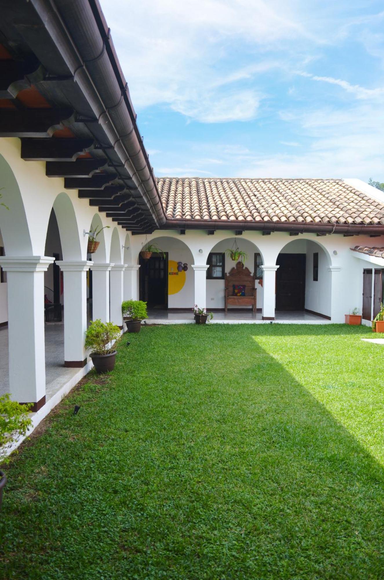 Luna Maya Boutique Hotel Antigua Exterior photo